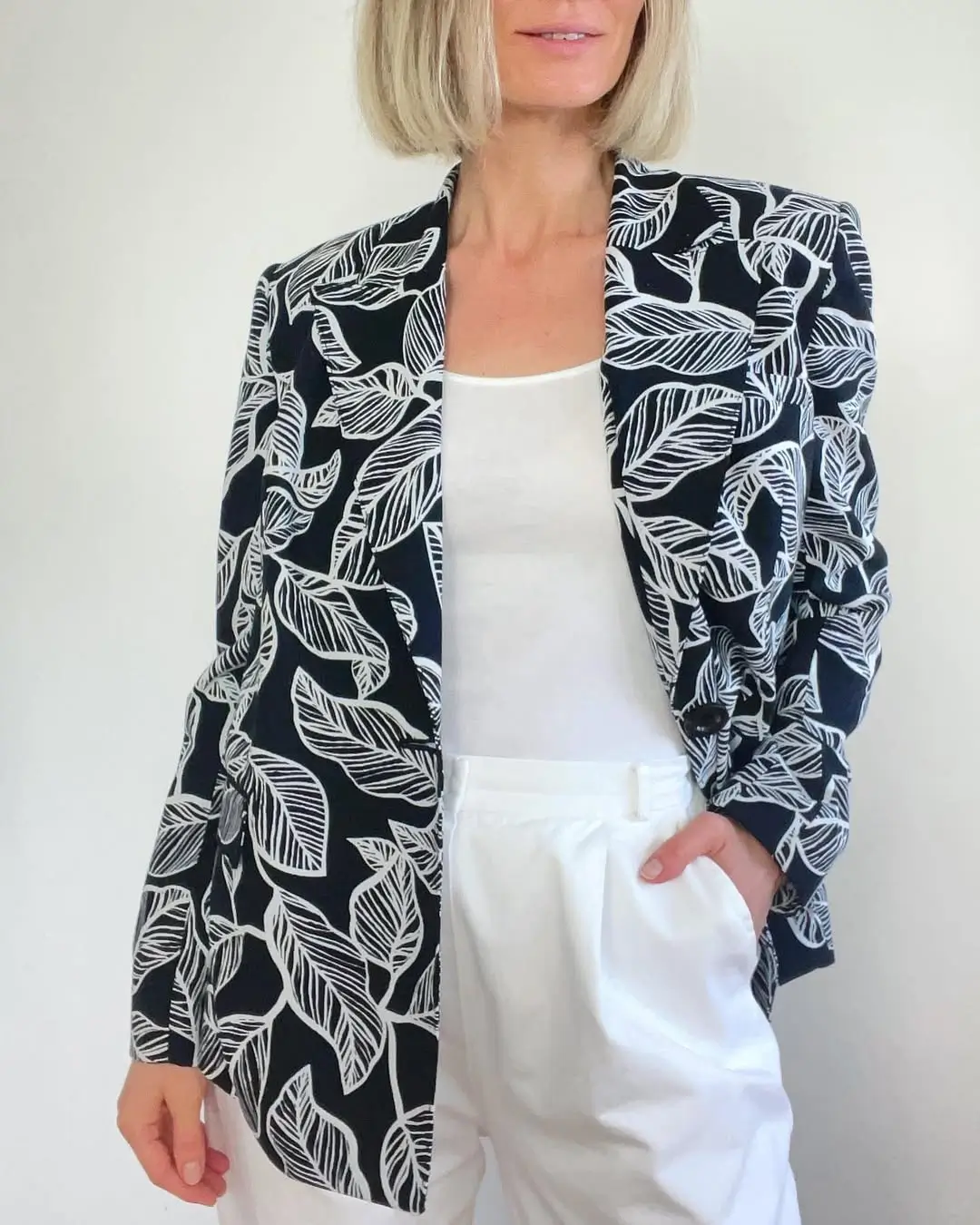 casual summer blazer outfits 2026 Graphic Navy Prints That Feel Like a Statement Neutral