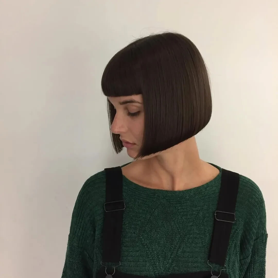 summer bob haircut 2026 Structured Micro Bob with Full Bangs