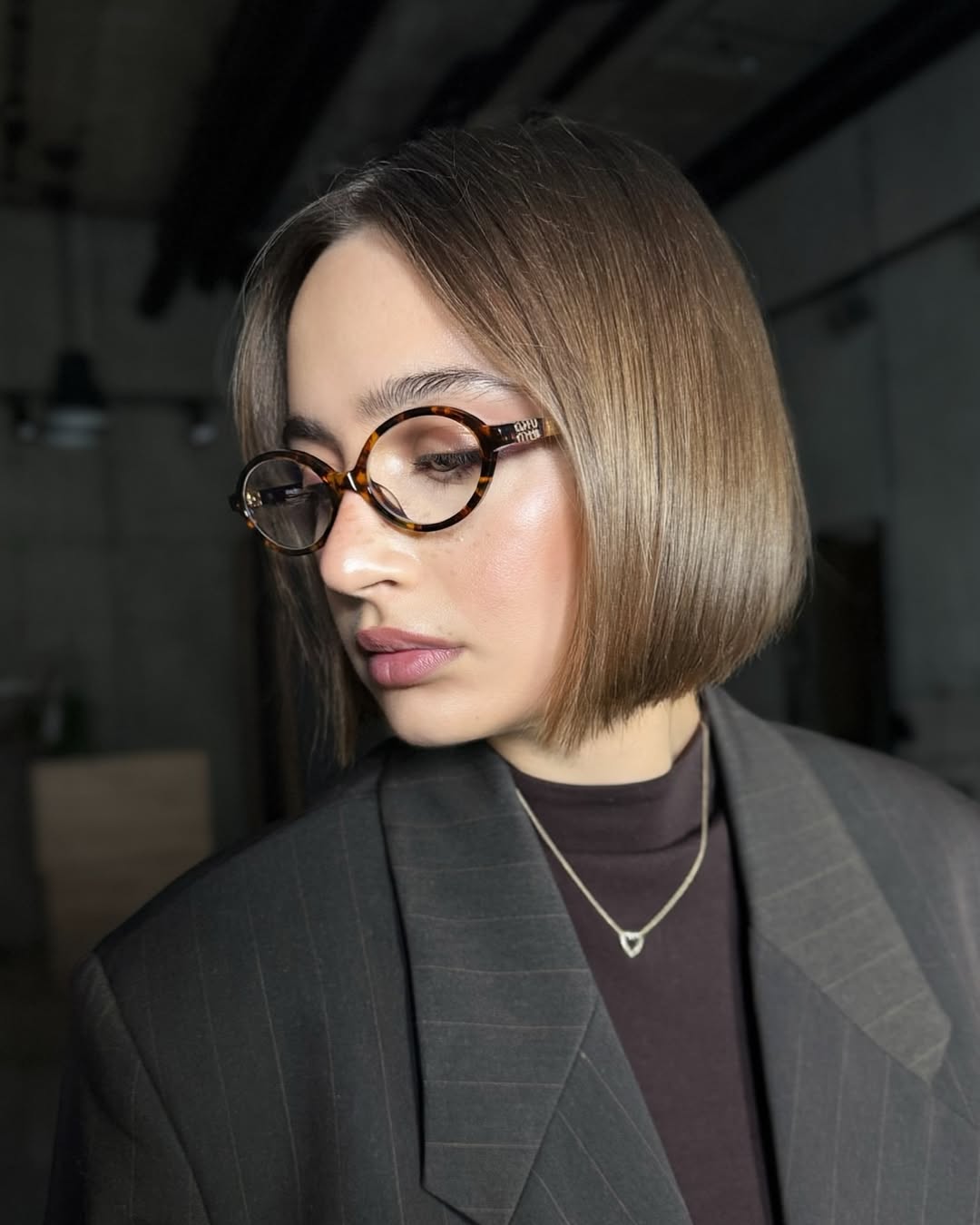 summer bob haircut 2026 Soft Angled Bob with Face-Framing Elegance
