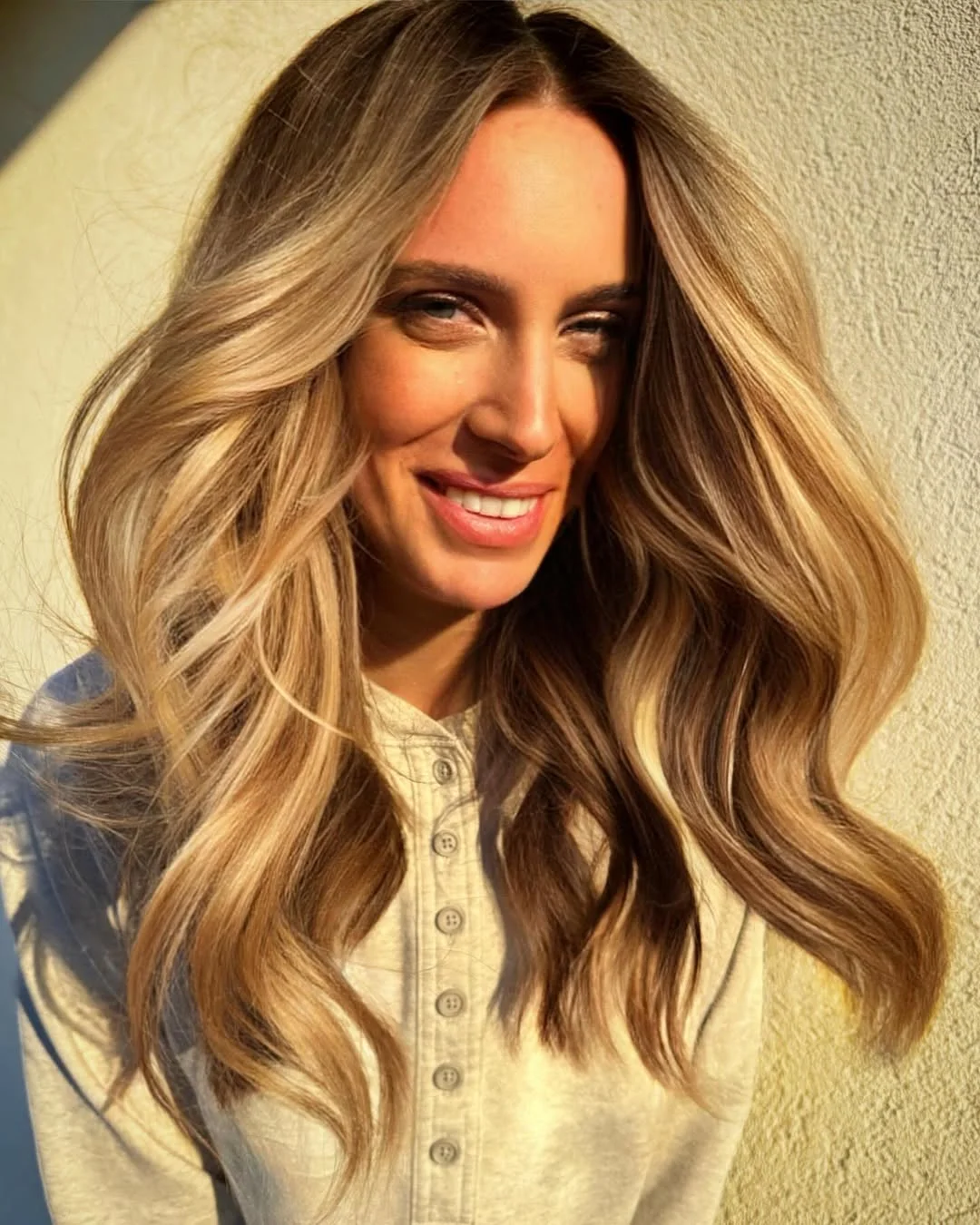 chic summer haircuts for thin fine hair 2026 Glossy Face-Framing Layers with Sunlit Dimension