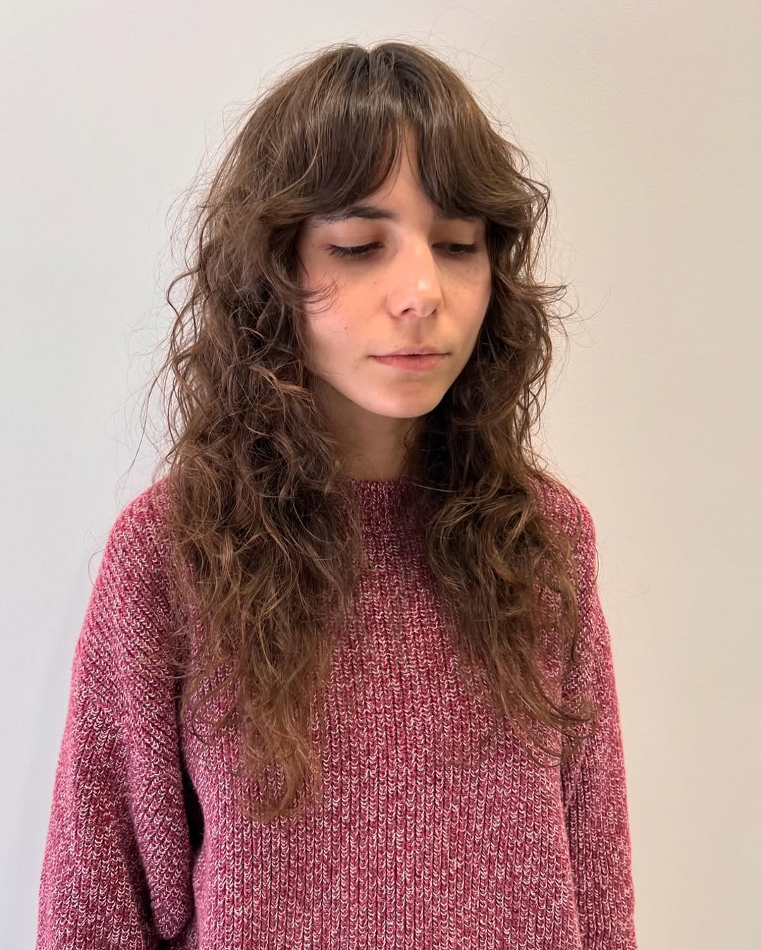 chic summer shag haircut 2026 long curly shag haircut with bangs