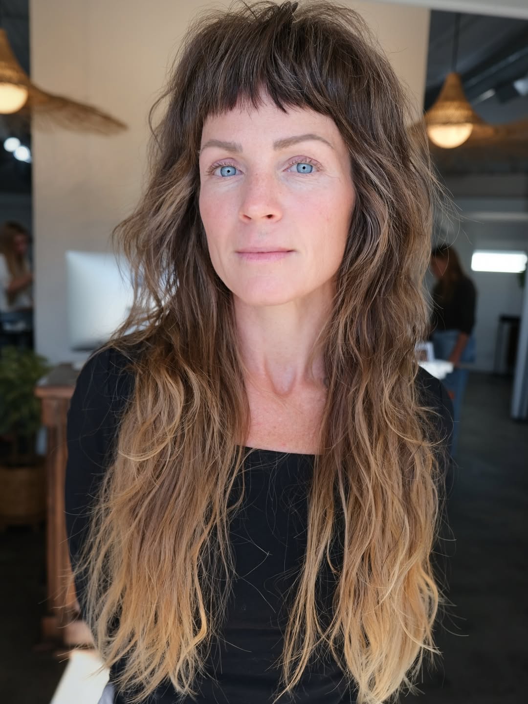 chic summer shag haircut 2026 long wavy shag haircut blonde ends