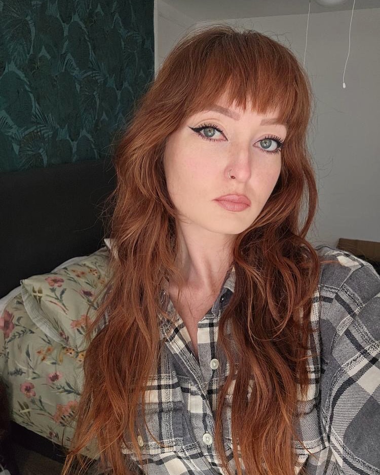 chic summer shag haircut 2026 long shag haircut with bangs ginger