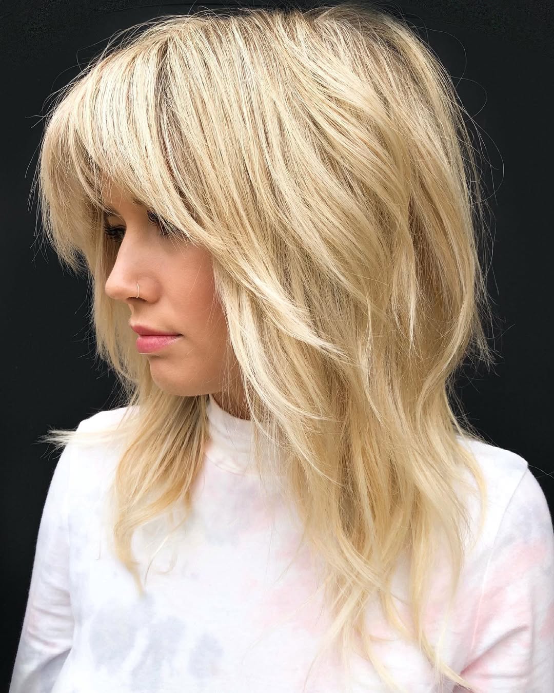 chic summer shag haircut 2026 medium blonde shag haircut with bangs