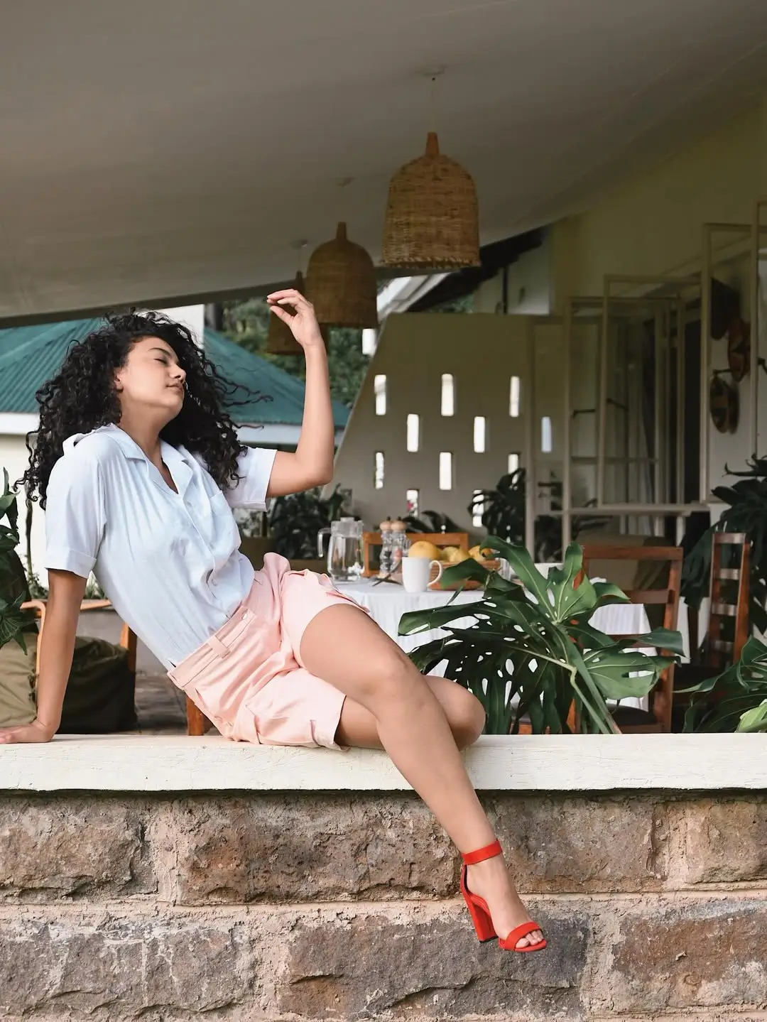 comfy breathable summer outfits 2026 Soft tailoring and sun-warmed pastels