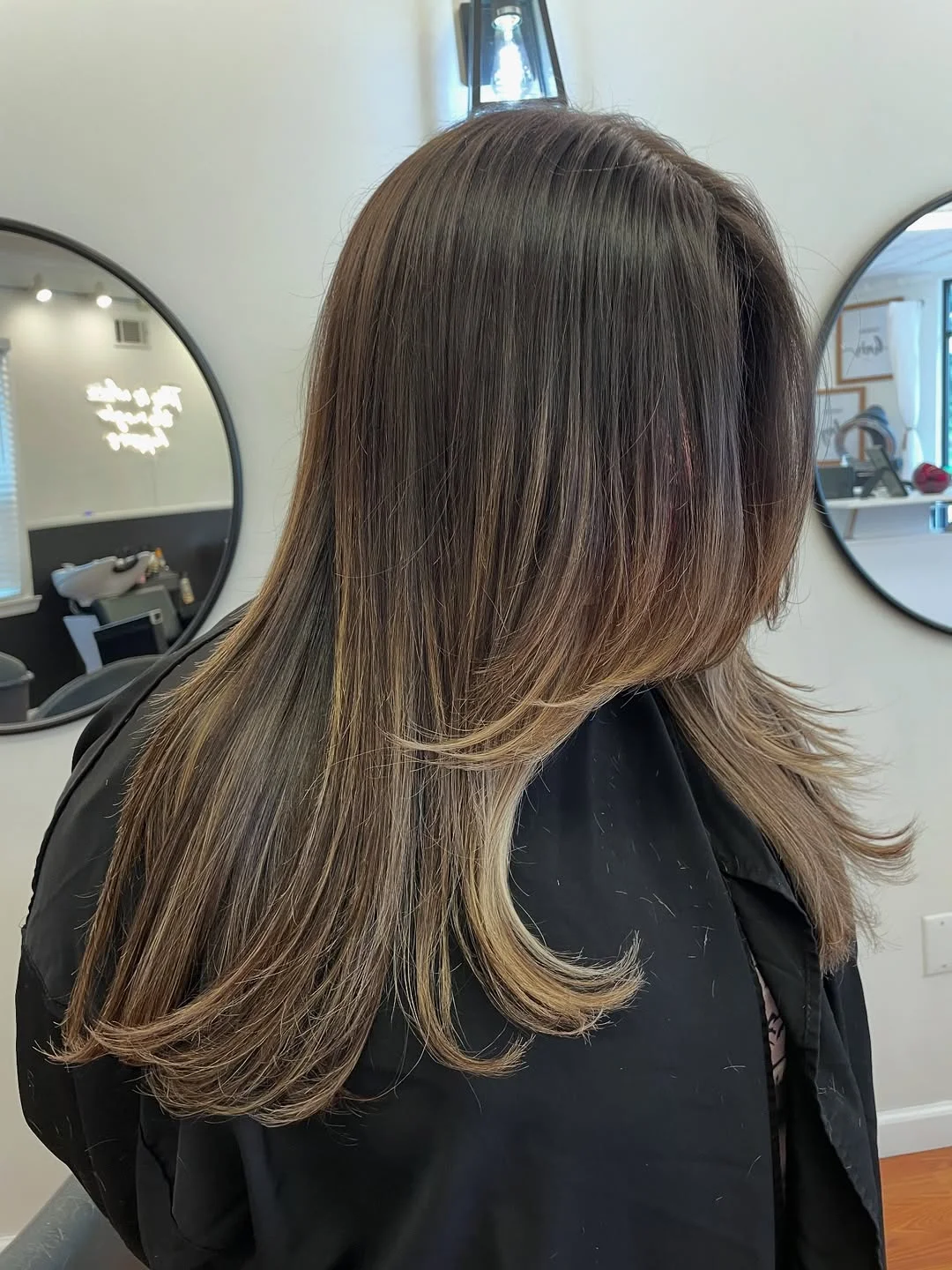 flattering summer hairstyles ideas 2026 Feathered Long Layers with Soft Blonde Dimension