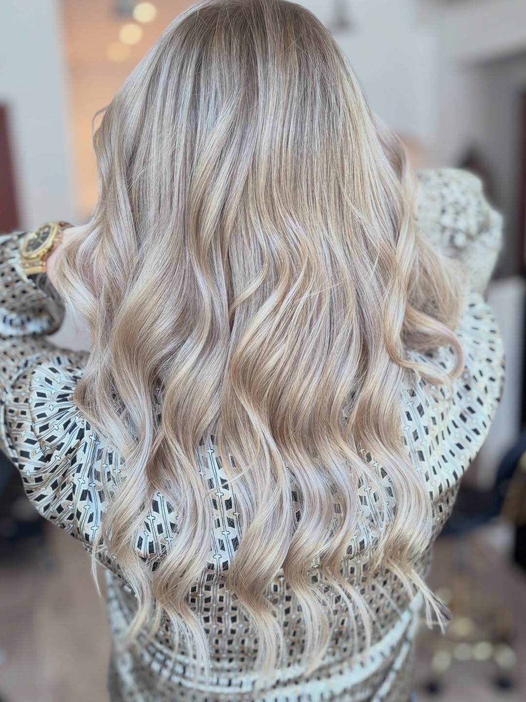 summer blonde hair color 2026 Soft Pearl Blonde Waves with Luminous Texture