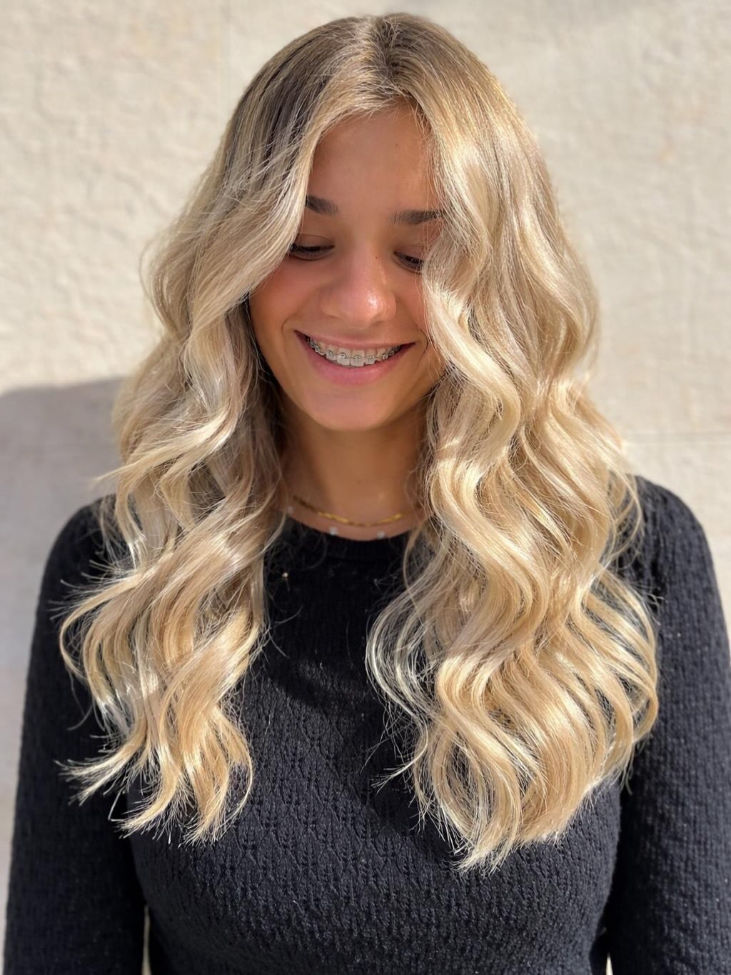 summer blonde hair color 2026 Golden Soft Waves with Face-Framing Brightness