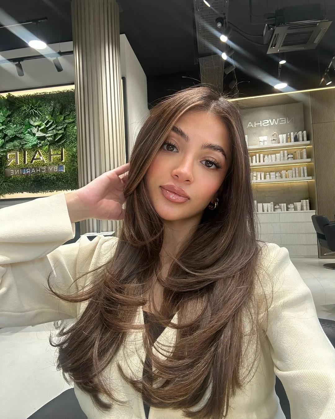 low lift summer mushroom brown hair color 2026 Layered Mushroom Brown with Airy Face-Framing Lightness