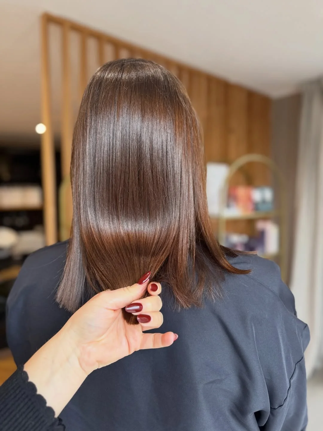 low lift summer mushroom brown hair color 2026 Sleek Low Lift Mushroom Bob with Glassy Finish