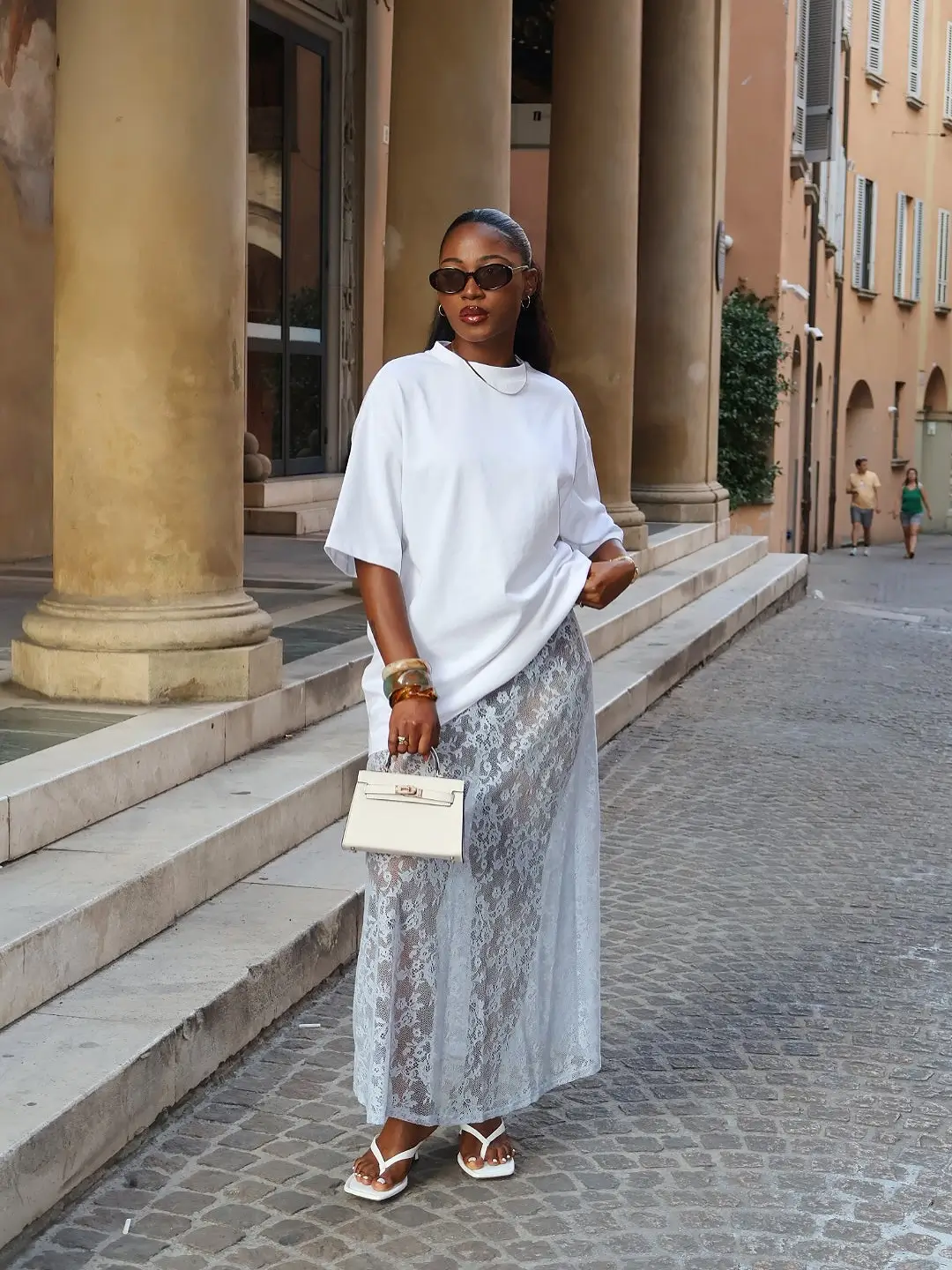 maxi skirt outfits summer 2026 White Lace and Effortless Summer Sophistication