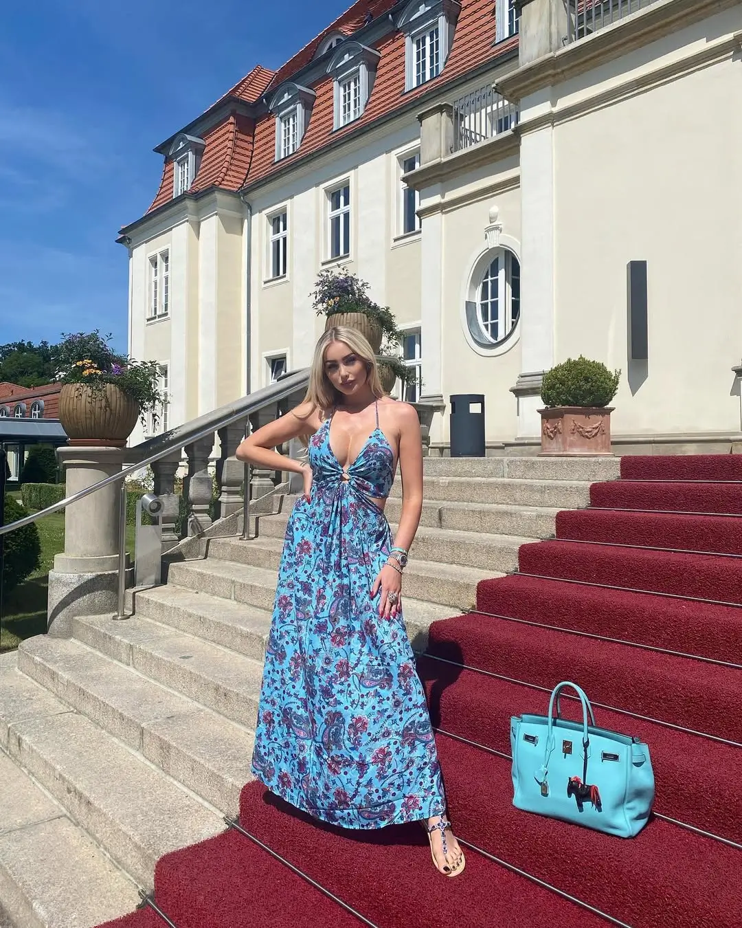 outfit inspo for women summer 2026 Resort Elegance with a Mediterranean Glow