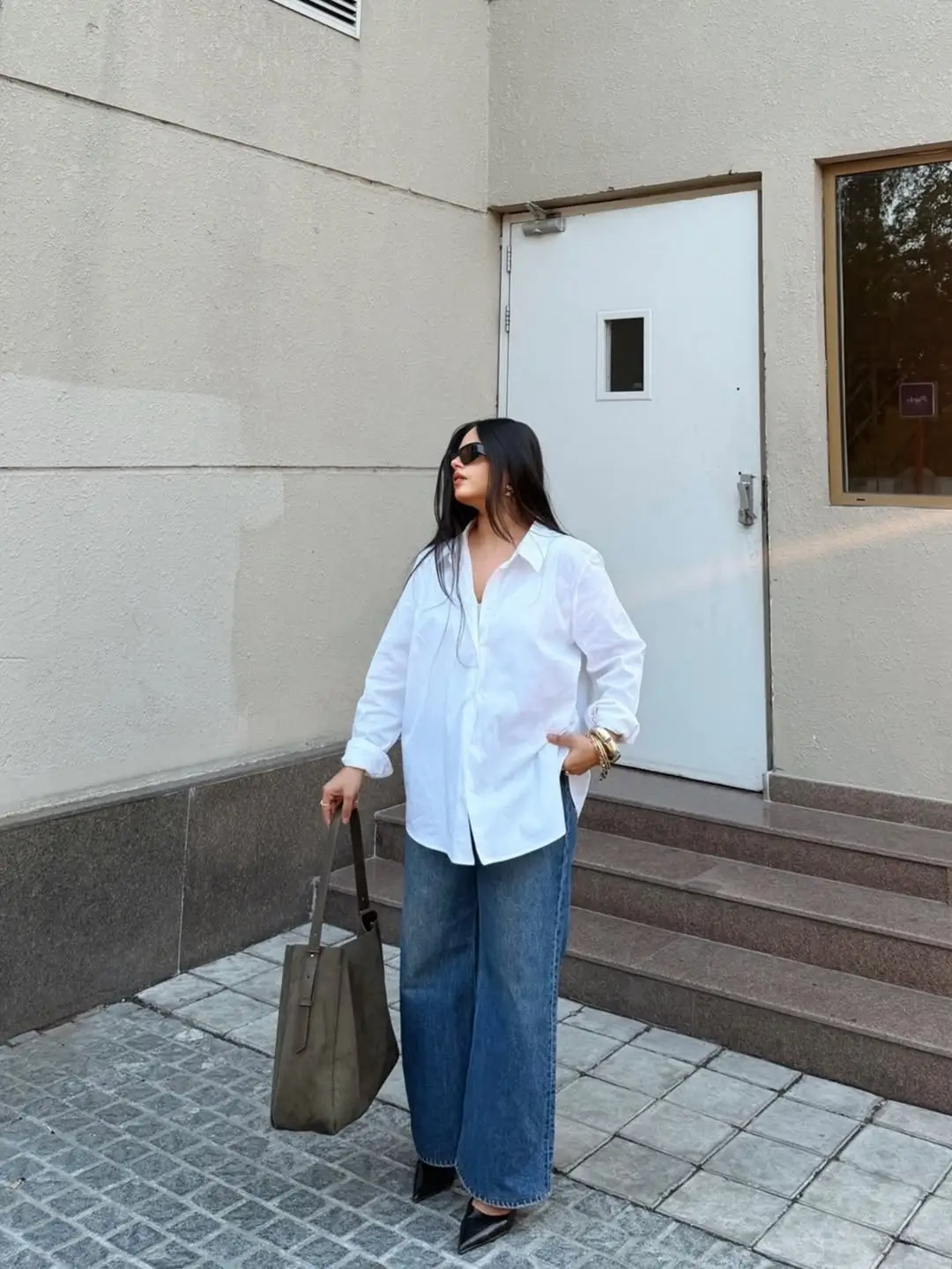 oversized summer outfit 2026 Clean Lines & Quiet Confidence — Minimal Oversized Dressing
