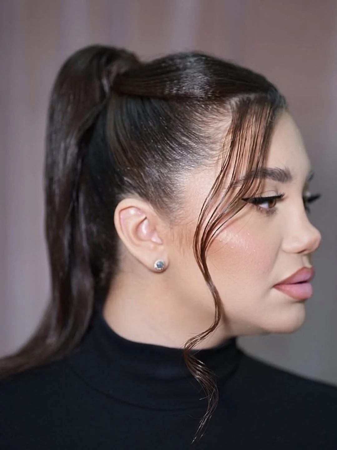 sporty summer ponytail hairstyle 2026 Sleek High Ponytail with Face-Framing Strands
