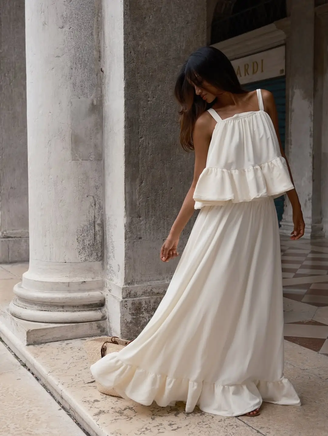 summer clothes essentials 2026 Flowing Whites When Volume Becomes the Statement