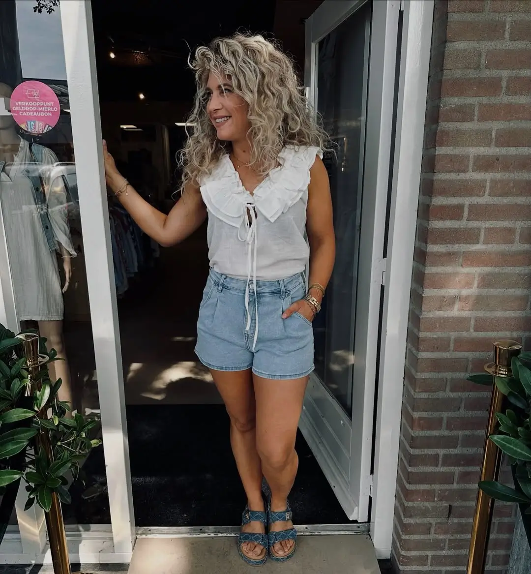 summer denim shorts 2026 Feminine Details That Feel Effortlessly Put Together