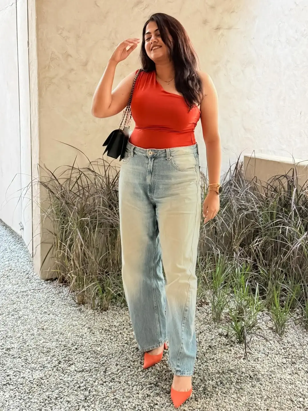 summer sleeveless tops 2026 Asymmetry & Confidence: The One-Shoulder Comeback