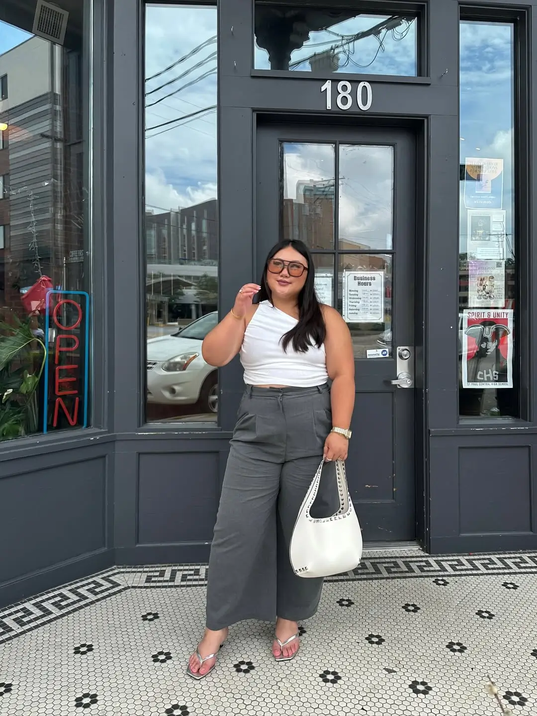 trendy midsize outfits summer 2026 Minimal Lines with a Confident Twist