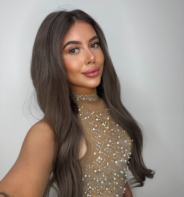 trendy summer hair color ideas for brunettes 2026 Soft Taupe Brunette Waves with Airy Summer Glow