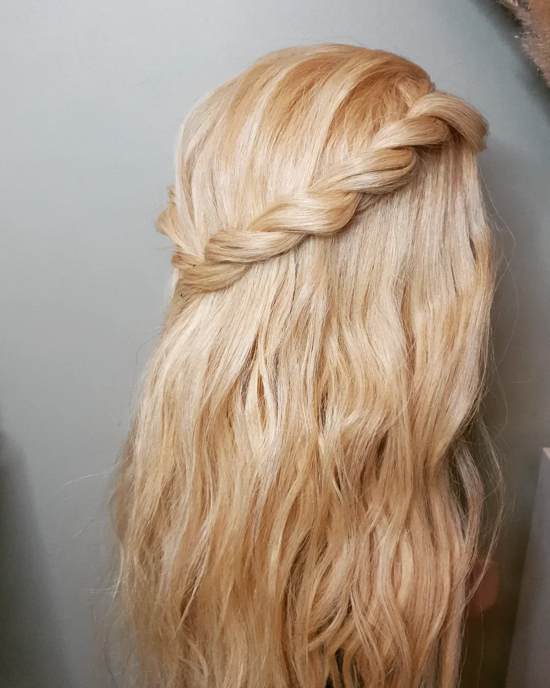 boho summer wavy hairstyle 2026 Soft Blonde Twist with Minimalist Boho Texture