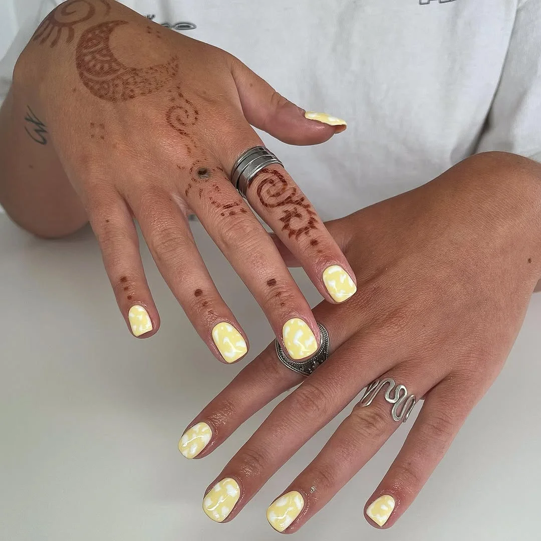 bright summer nails 2026 Soft Lemon Swirls for a Fresh Seasonal Update