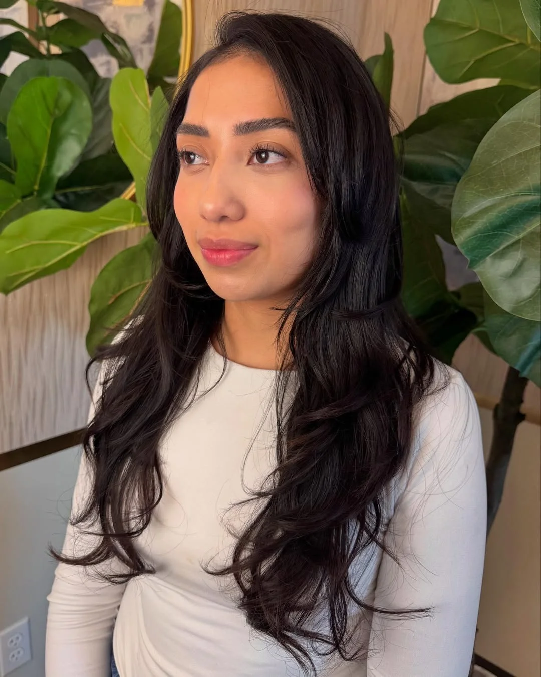 effortless summer haircuts for fuller faces 2026 Soft Espresso Waves With Relaxed Face Framing