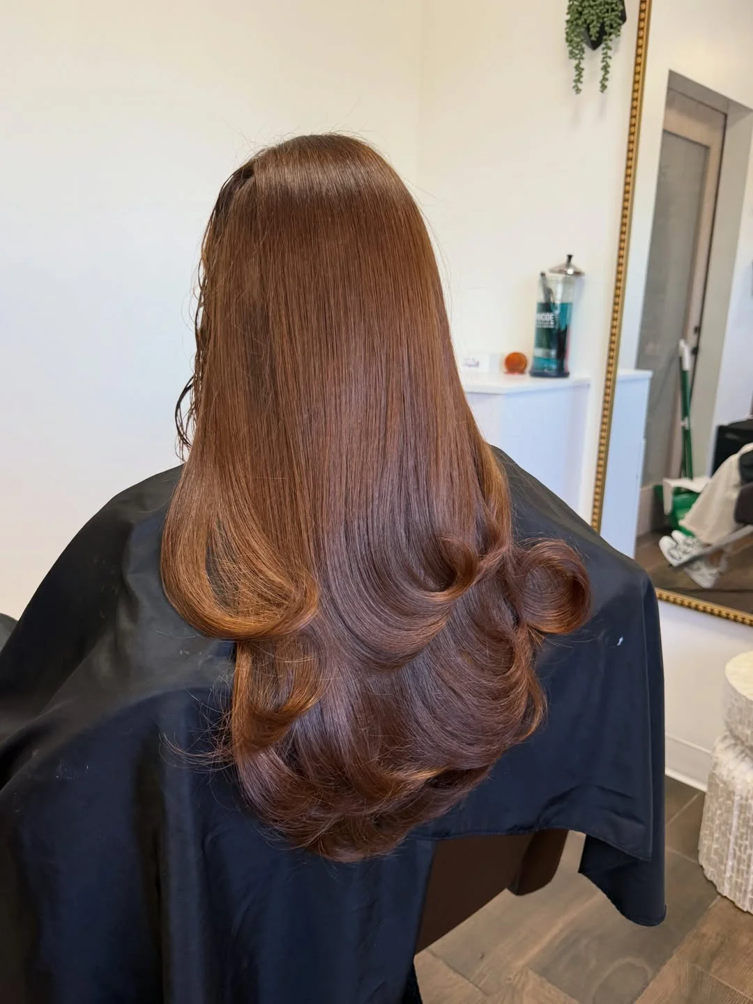 glossy summer hair color for brown skin 2026 Glossy Cinnamon Auburn With Luxe Retro Volume