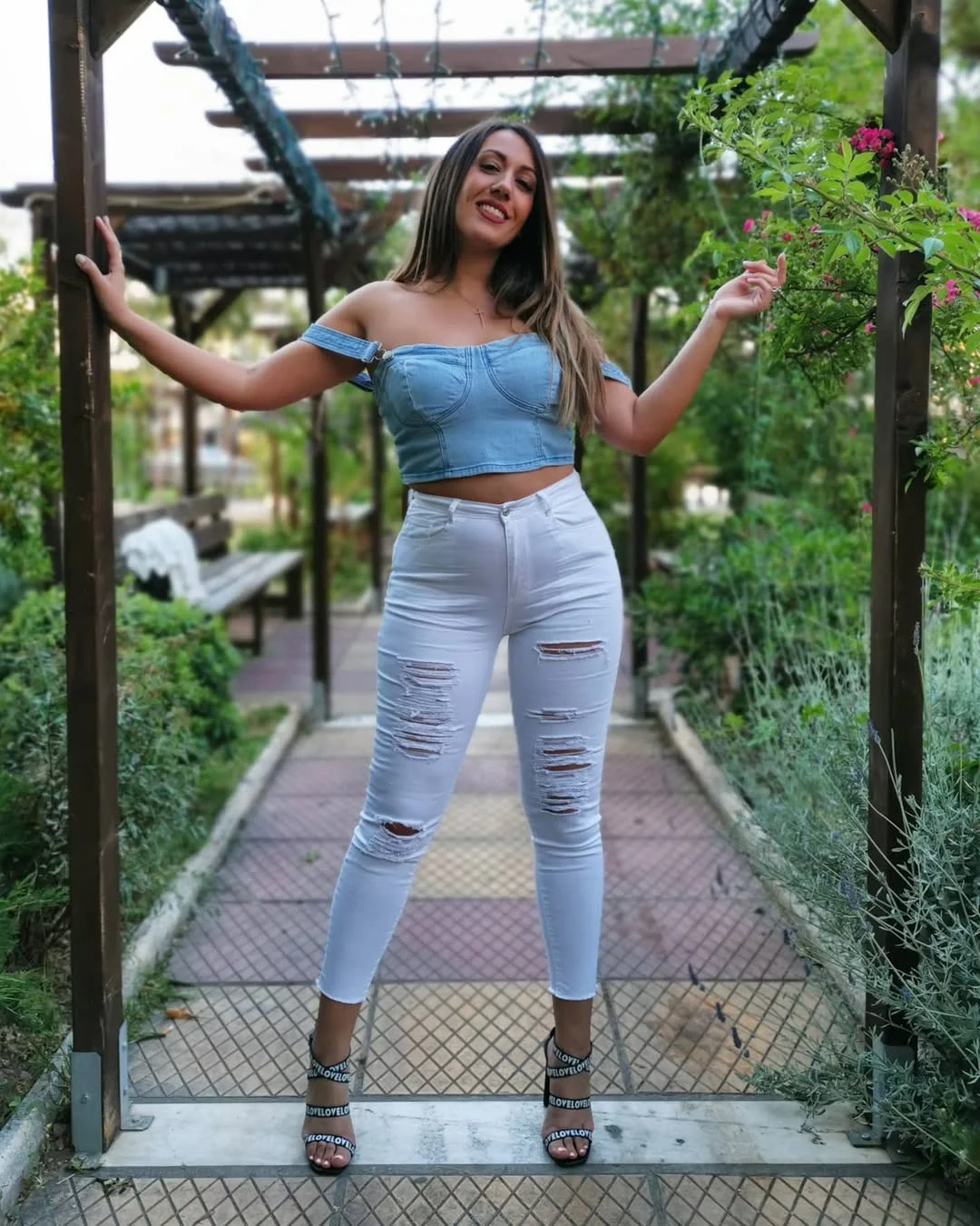 June Outfits Ideas for women 2026 Denim Corset Tops and White Jeans for Summer Nights Out