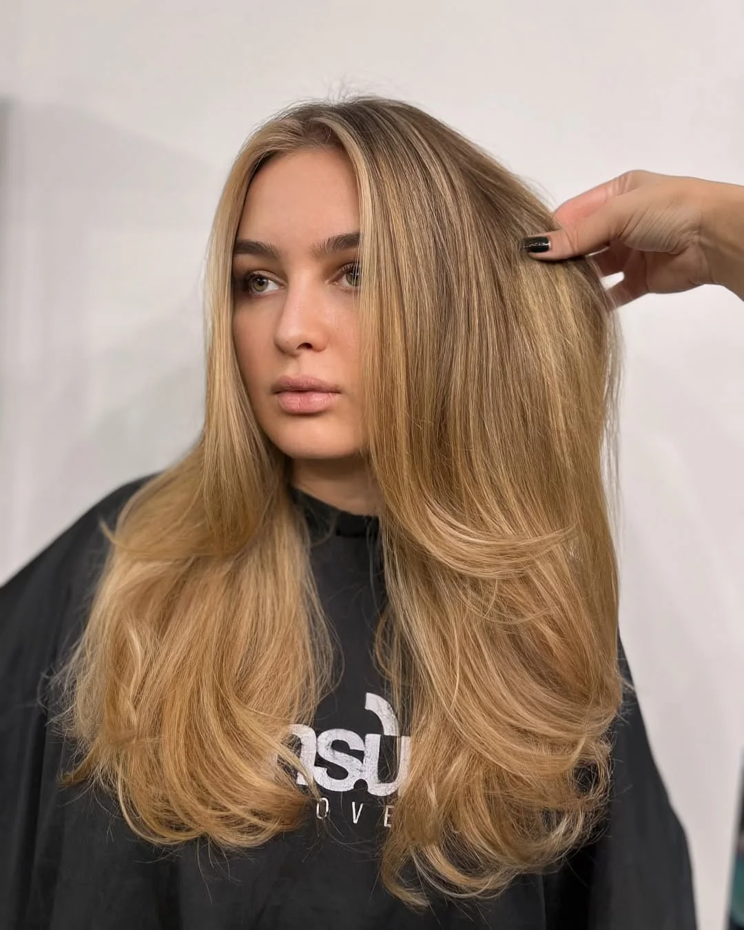 light summer honey blonde hair color 2026 Soft Honey Blowout with Polished Volume