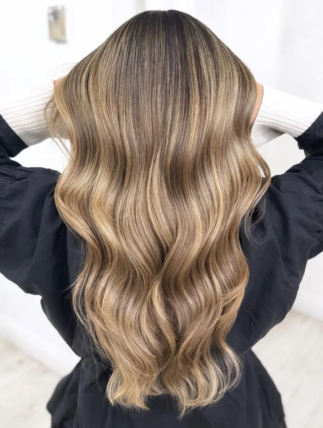 light summer honey blonde hair color 2026 Soft Neutral Honey Waves with Seamless Gradient