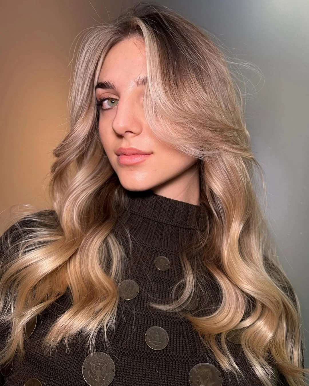 light summer honey blonde hair color 2026 Face-Framing Creamy Honey Blonde with Soft Contrast