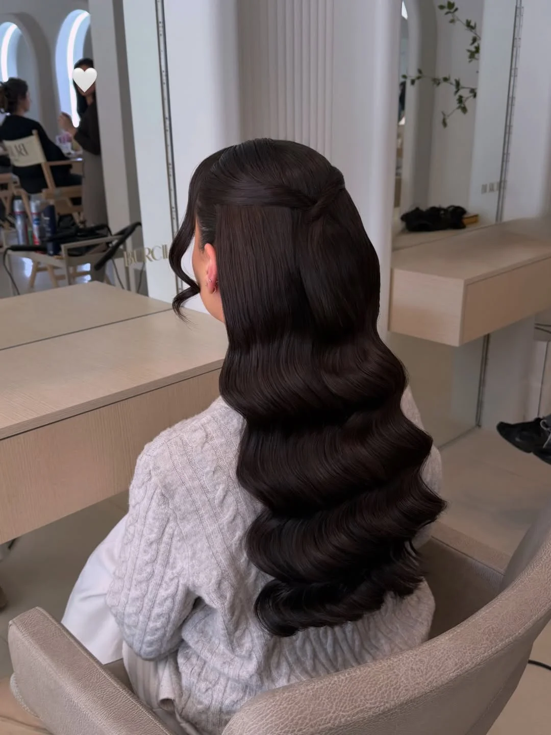 natural summer quick hairstyles 2026 Soft Half-Up Waves That Feel Like Golden Hour