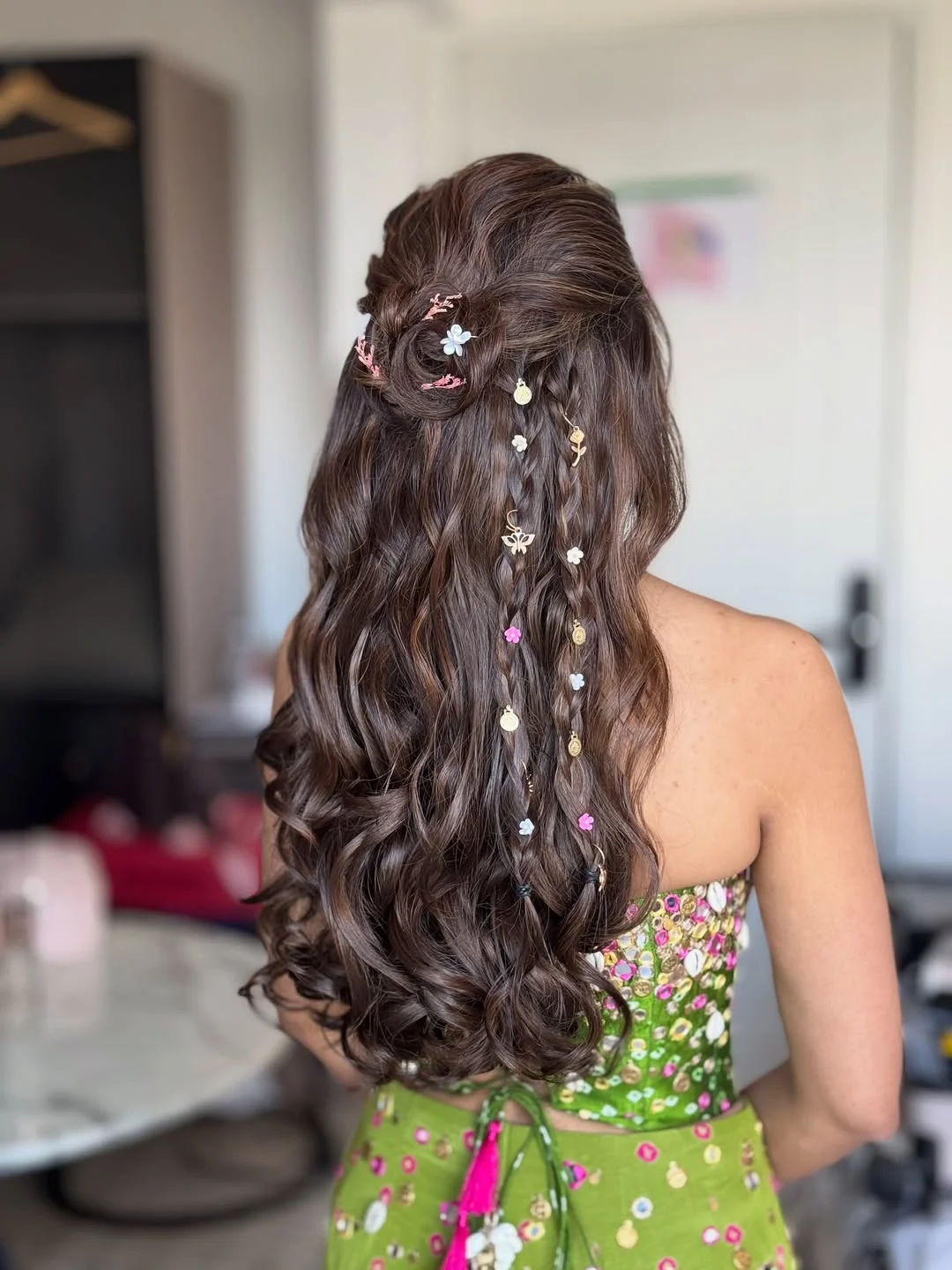 natural summer quick hairstyles 2026 Boho Half-Up Waves with Playful Accessories