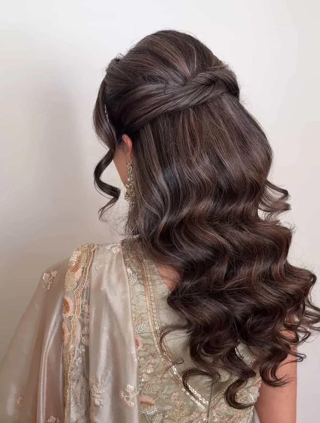 natural summer quick hairstyles 2026 Voluminous Half-Up Waves with Soft Lift