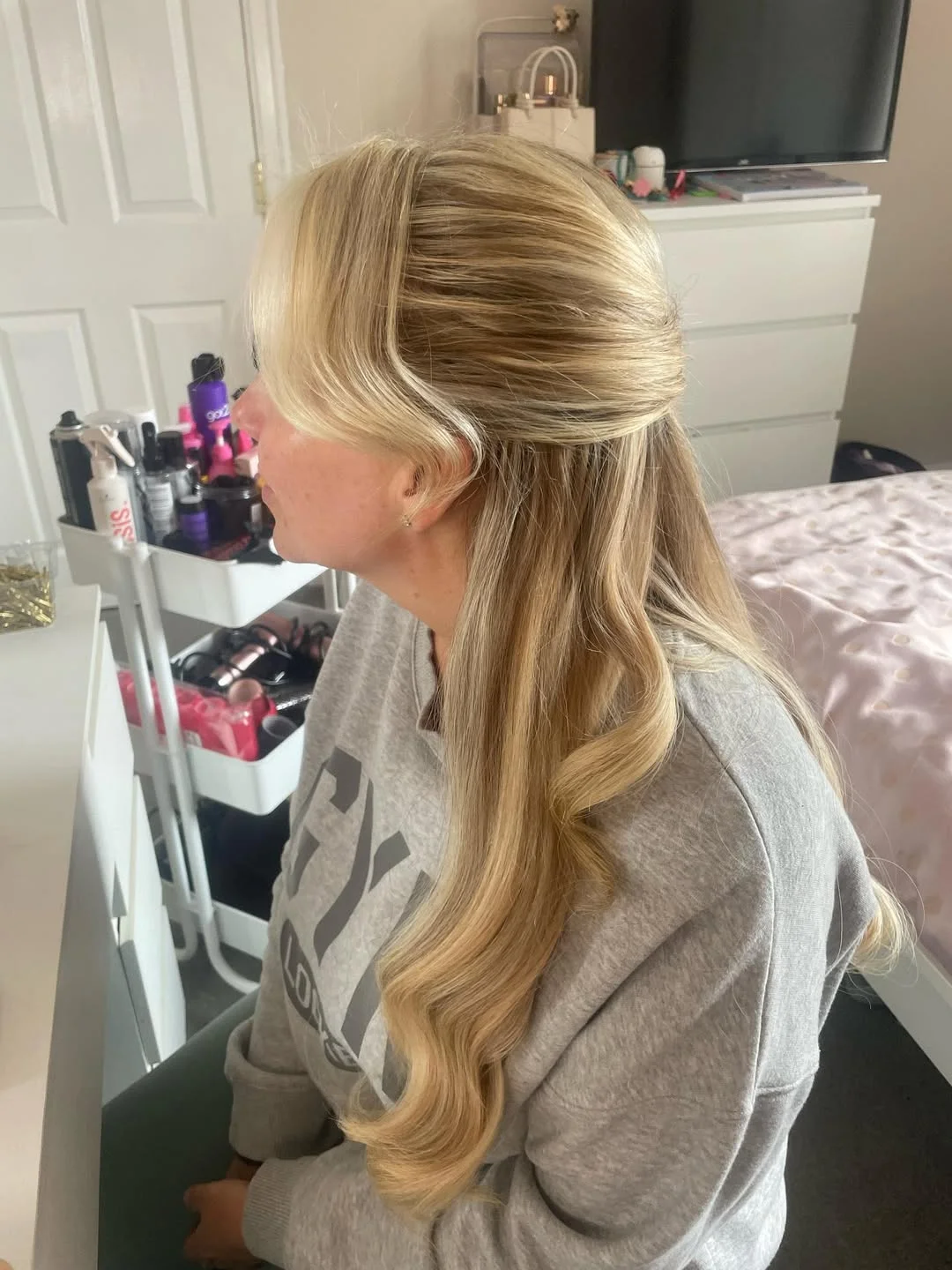 natural summer quick hairstyles 2026 Soft Vintage Half-Up with Sculpted Ends