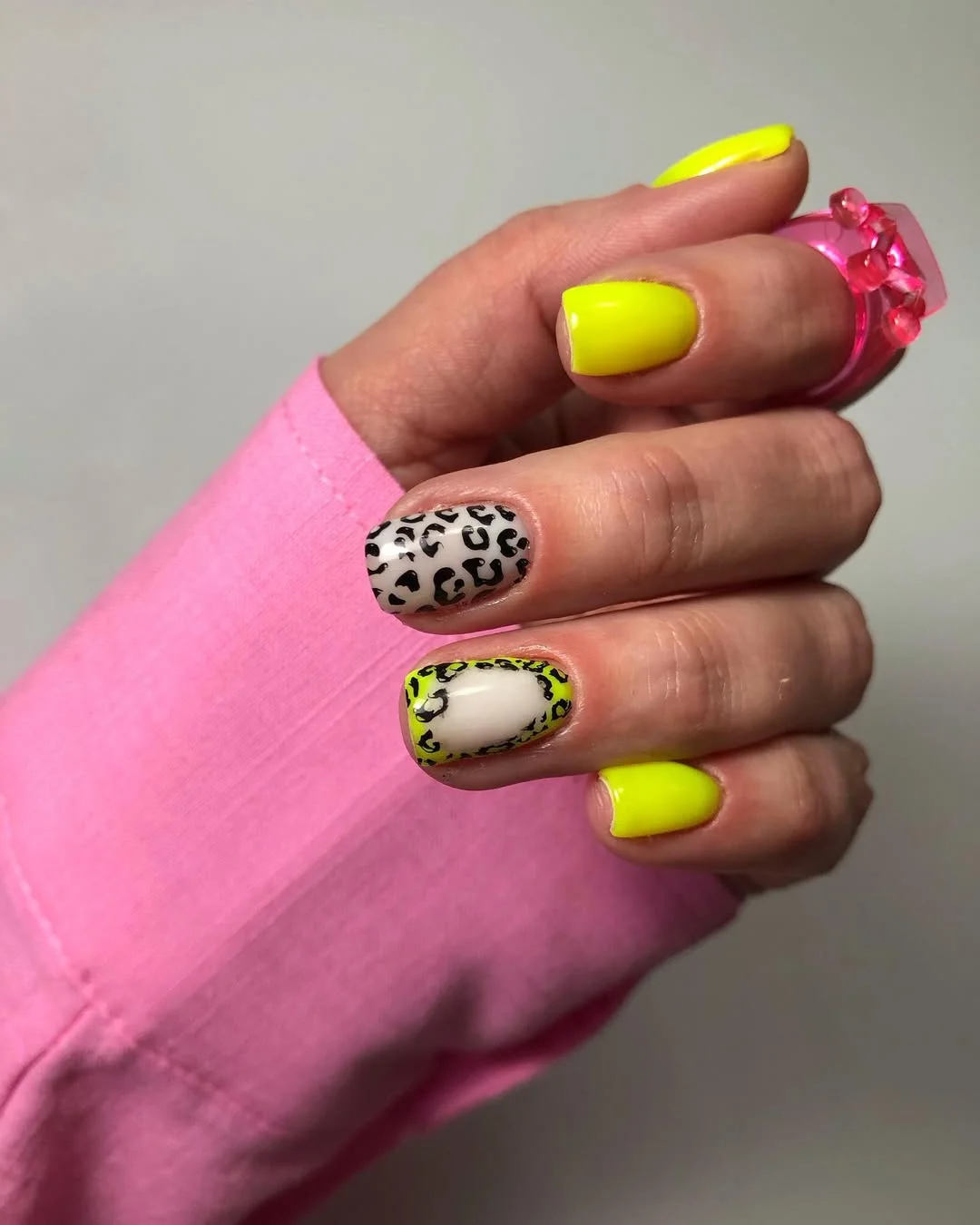 neon summer nails 2026 Neon Yellow Leopard Nails With Playful Contrast