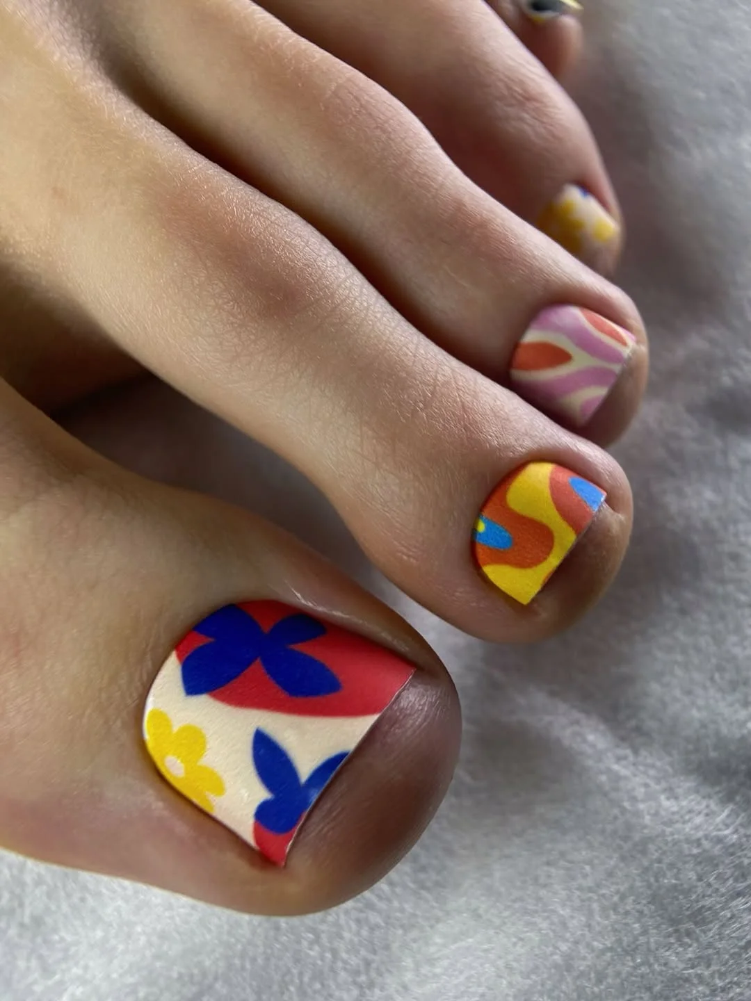 pedicure ideas - summer trends 2026 Retro Pop Art Pedicure for the Brightest Summer Mood