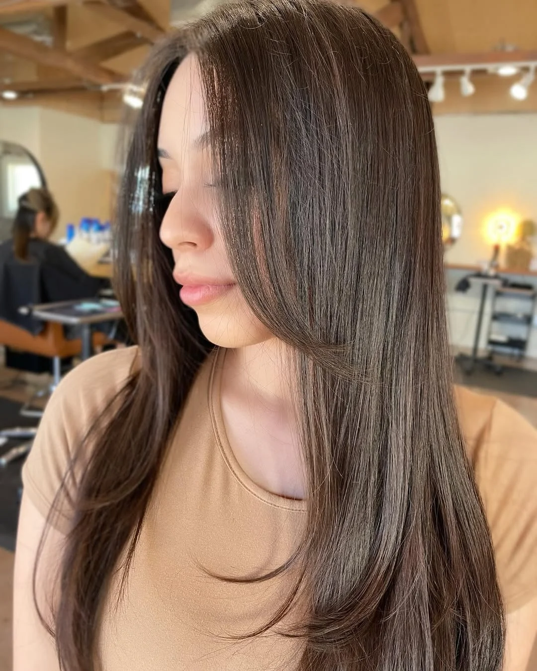 salon summer haircuts for medium hair 2026 Sleek Espresso Layers with Invisible Structure