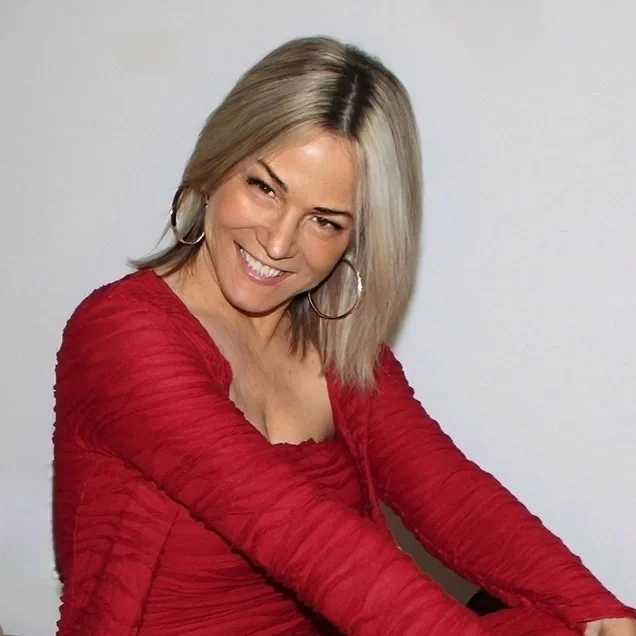 salon summer haircuts for women over 50 2026 Sleek Straight Lob With Cool Beige Blonde Tones