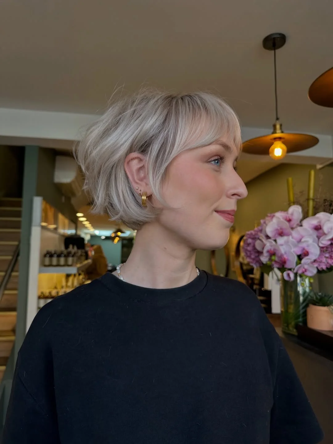 salon summer pixie haircuts 2026 Soft Pearl Blonde Pixie Bob Hybrid