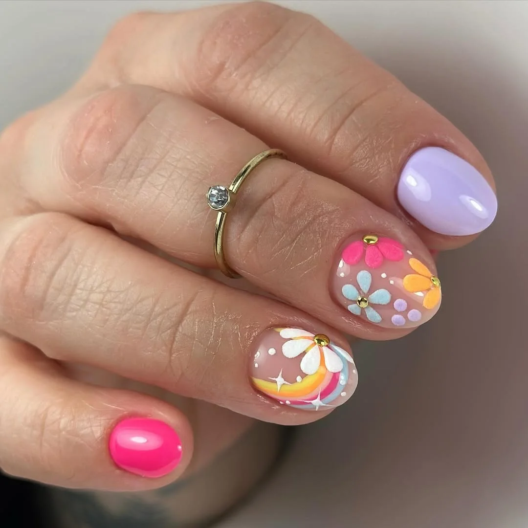 summer flower nails 2026 Retro Candy Flower Nails With Playful Summer Colors