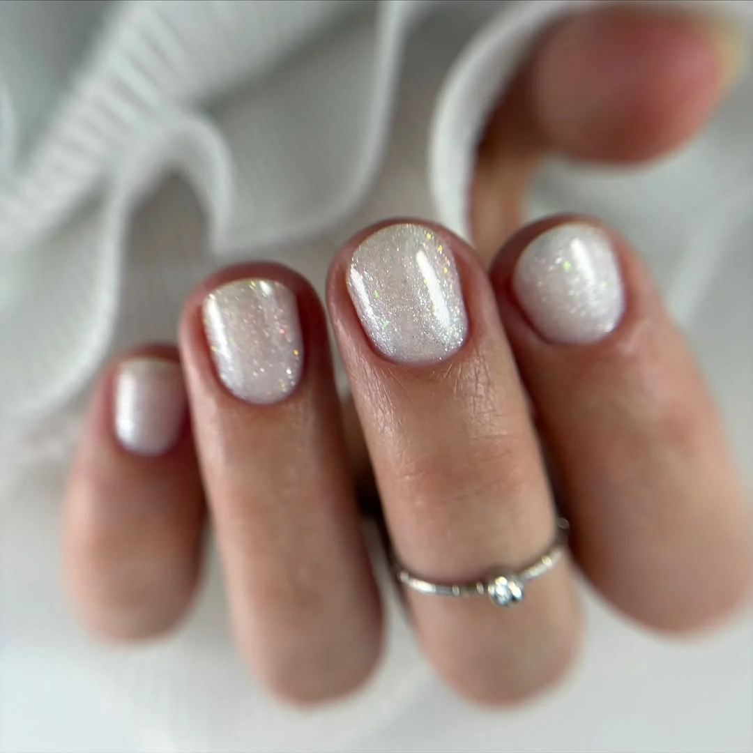 summer glitter nails 2026 Pearl Shimmer for an Effortlessly Fresh Look