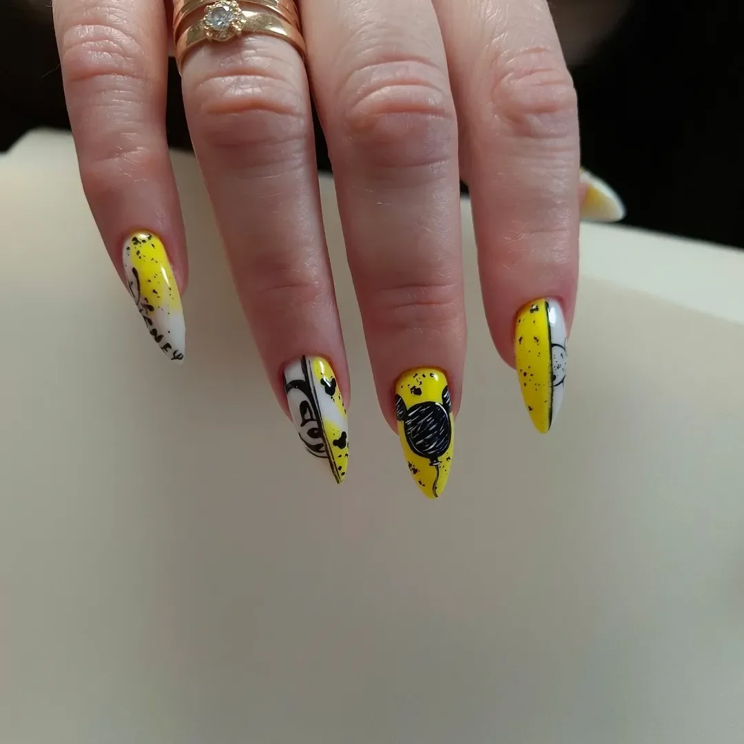 summer manicure color ideas 2026 Graphic Yellow Pop-Art Nails With Retro Energy