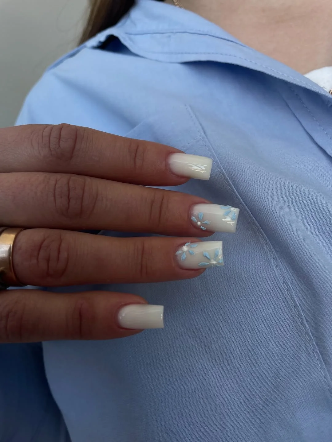 Summer mid nails ideas 2026 Blue Blossom Milk Nails