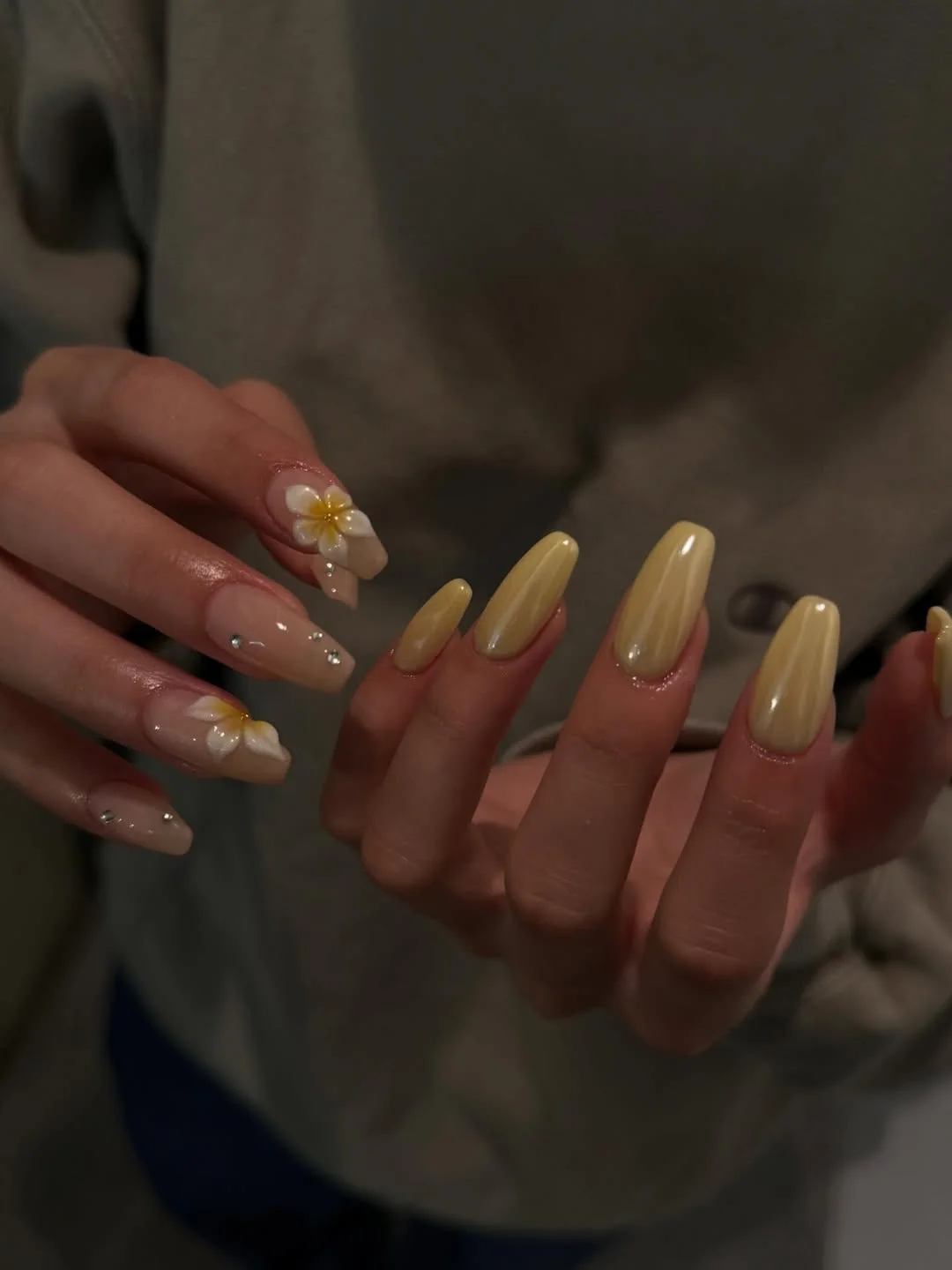 summer nail inspo 2026 Soft Daisy Nails in Butter Yellow Tones