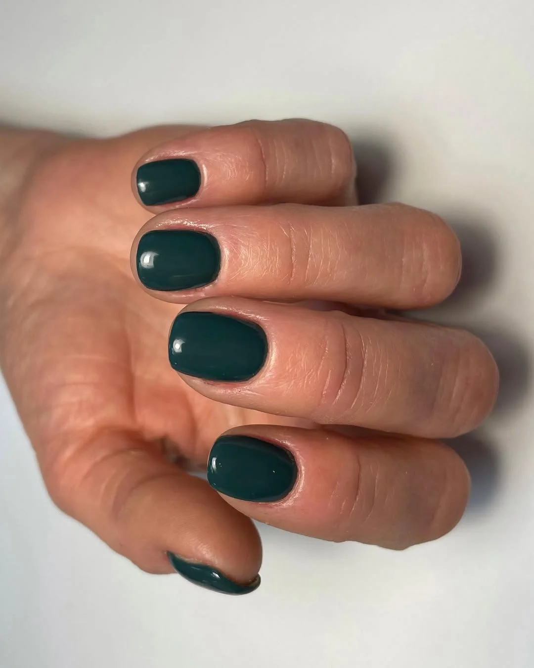summer nails one color 2026 Deep Emerald Green for Sophisticated Minimalism