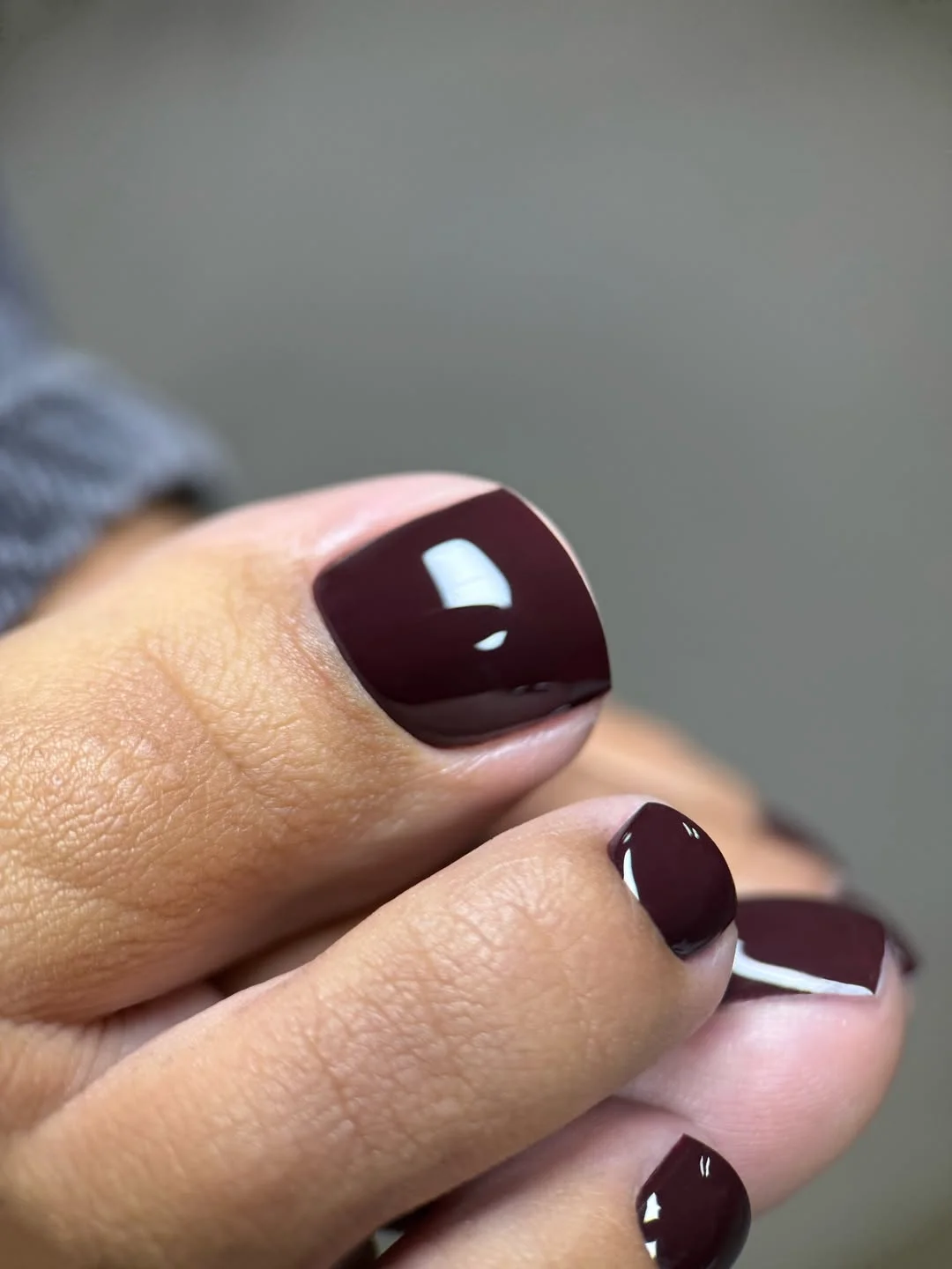 summer toes colors 2026 Deep Plum Toes That Feel Luxurious Even in Summer Heat