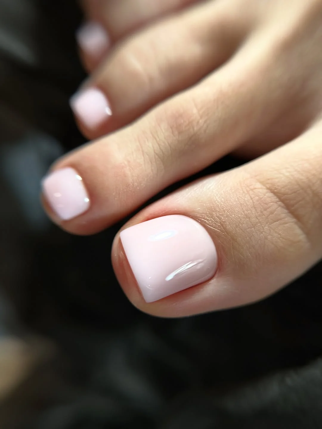 summer toes colors 2026 Soft Blush Minimalism for Quiet Luxury Summer Beauty