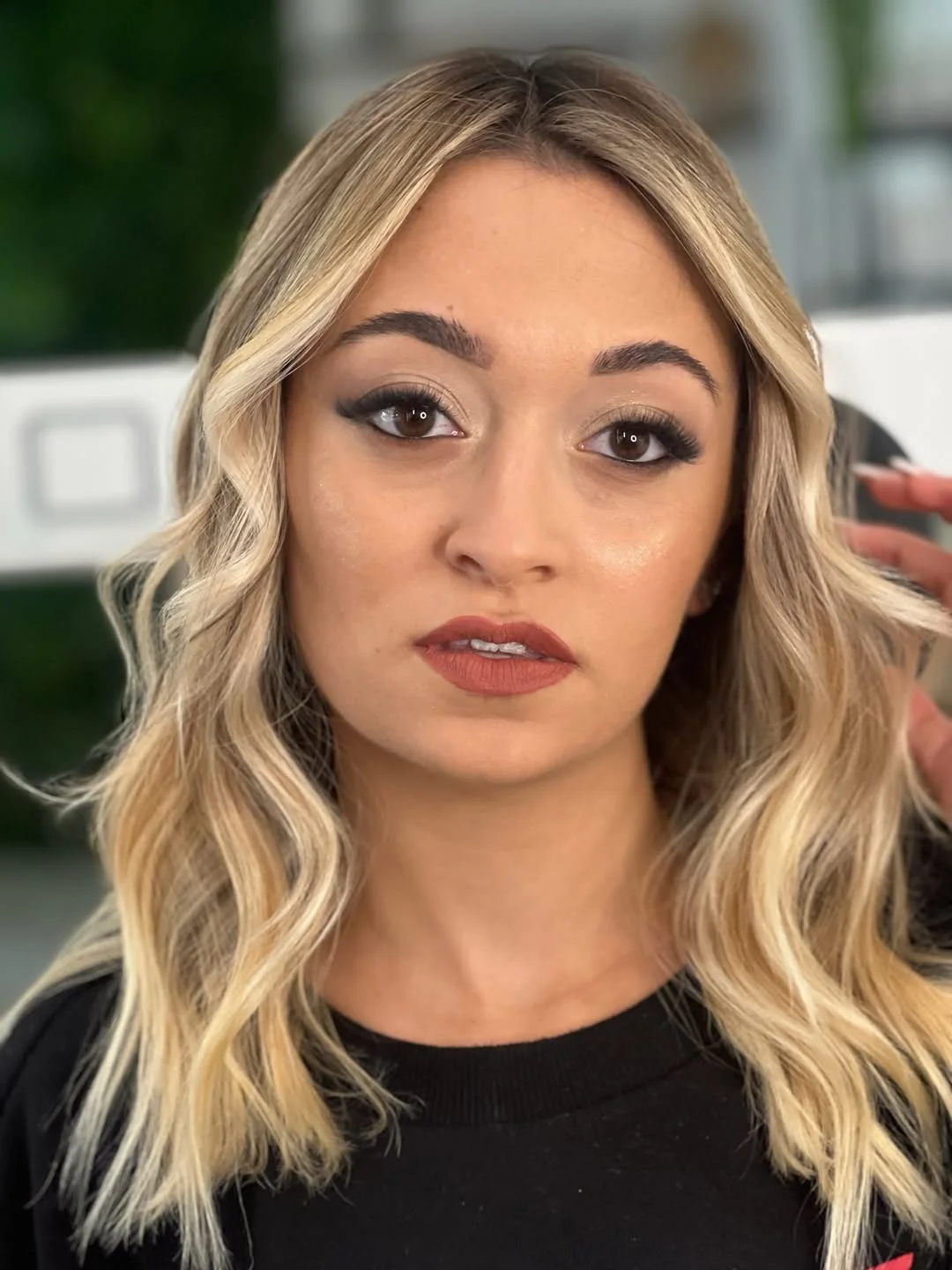 timeless summer haircuts for women over 40 2026 Soft Blonde Lob With Loose Summer Waves