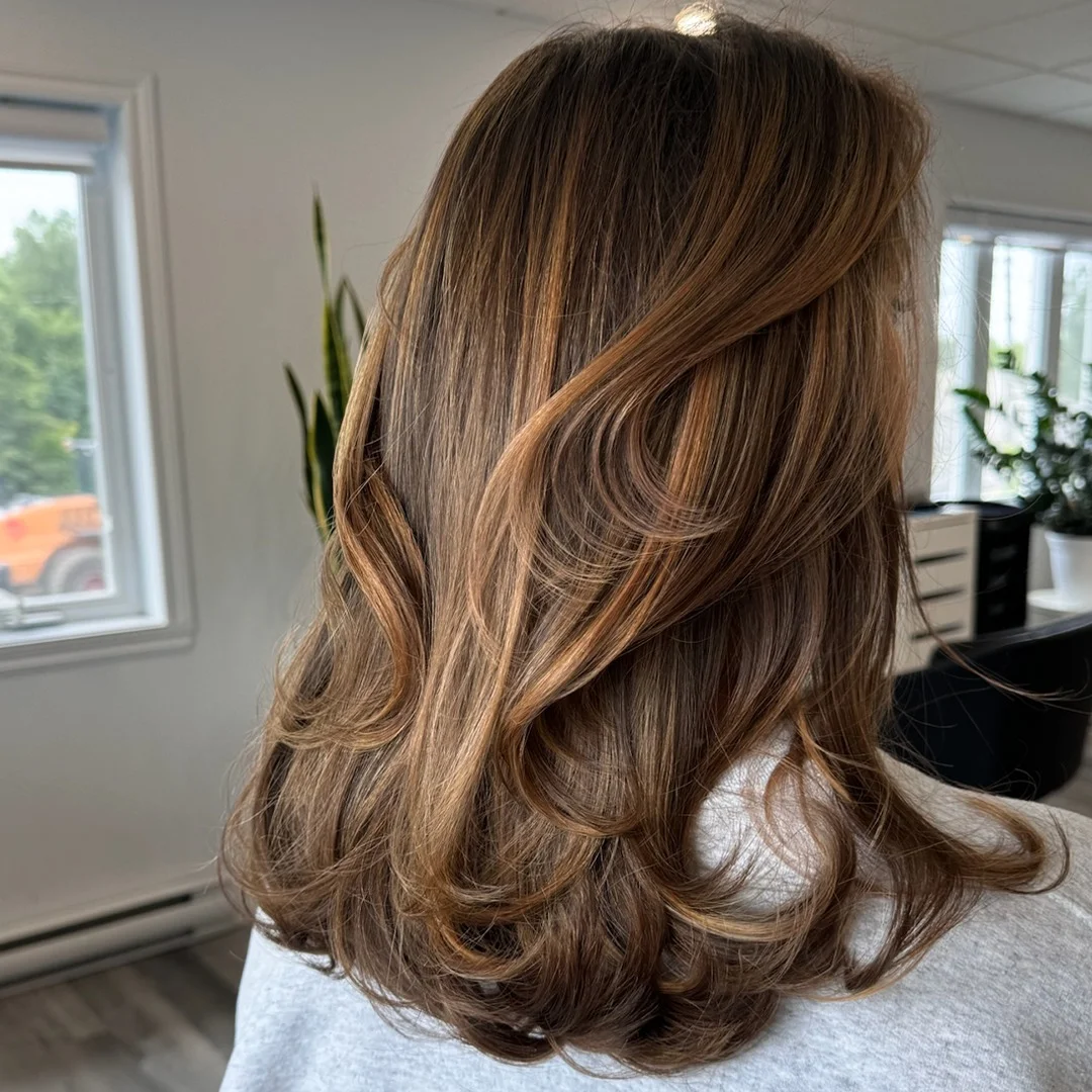 toffee summer brunette hair color 2026 Layered Toffee Flow with Dimensional Summer Palette